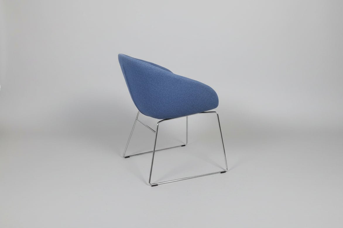 Circulaire Vergaderstoel Deberenn Giro Blauw Vilt Verchroomd Sledeframe | Circufair - Kantoorstoelen