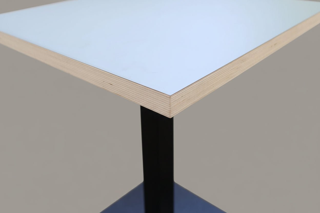 Circulaire Bijzettafel De Valk Mintgroen Multiplex Blad Zwart Frame | Circufair - Kantoortafels