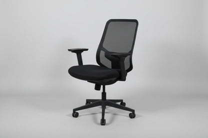 Circulaire Bureaustoel Zwart Gestoffeerd Mesh Rugleuning 3D Armleuningen | Circufair - Bureaustoelen