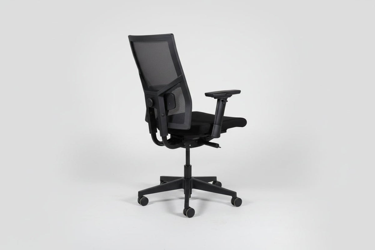 Circulaire Bureaustoel Zwart Gestoffeerd Mesh Rugleuning NPR 1813 Verstelbaar | Circufair - Bureaustoelen