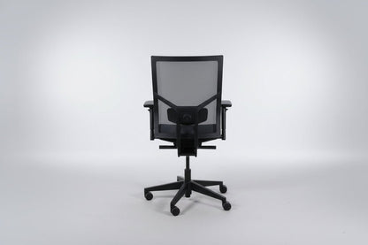 Circulaire Bureaustoel Zwart Gestoffeerd Mesh Rugleuning NPR 1813 Verstelbaar | Circufair - Bureaustoelen