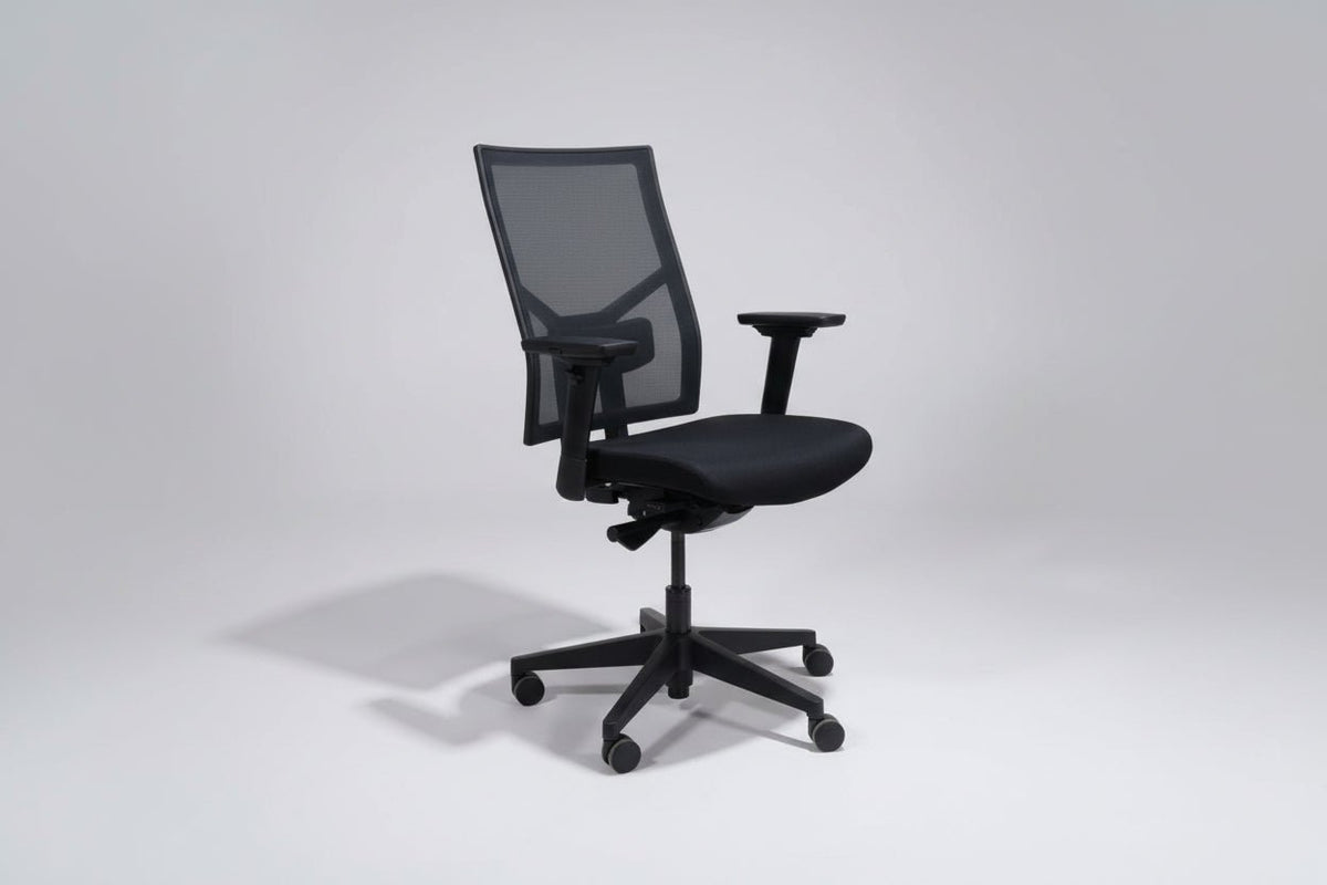 Circulaire Bureaustoel Zwart Gestoffeerd Mesh Rugleuning NPR 1813 Verstelbaar | Circufair - Bureaustoelen