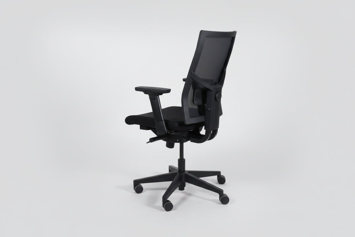 Circulaire Bureaustoel Zwart Gestoffeerd Mesh Rugleuning NPR 1813 Verstelbaar | Circufair - Bureaustoelen