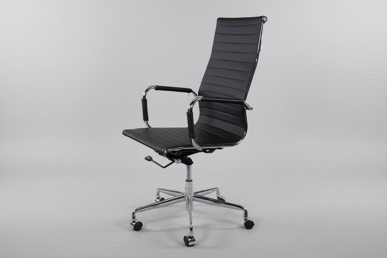 Circulaire Design Bureaustoel Zwart Kunstleder Hoge Rugleuning Chroom Onderstel | Circufair - Vergaderstoelen