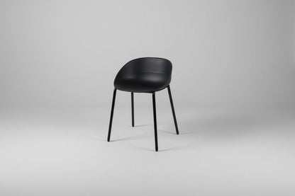 Circulaire Design Kantinestoel Zwart Kunststof Kuip Zwart Frame | Circufair - Kantoormeubelen
