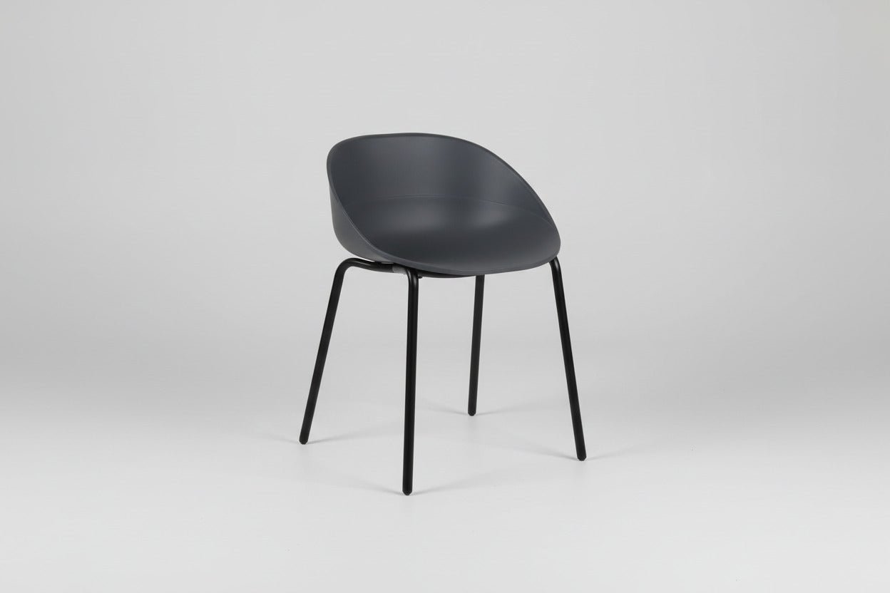 Circulaire Design Kantinestoel Zwart Kunststof Kuip Zwart Frame | Circufair - Kantoormeubelen