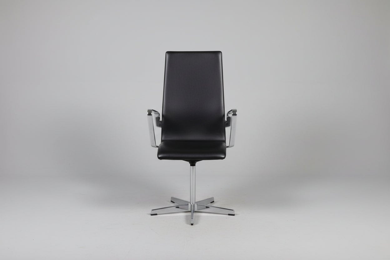 Circulaire Design vergaderstoel Fritz Hansen Oxford Arne Jacobsen Zwart Rundleder | Circufair - Kantoorstoelen