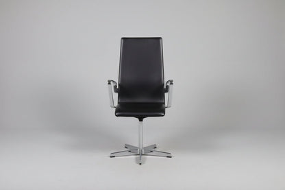 Circulaire Design vergaderstoel Fritz Hansen Oxford Arne Jacobsen Zwart Rundleder | Circufair - Kantoorstoelen
