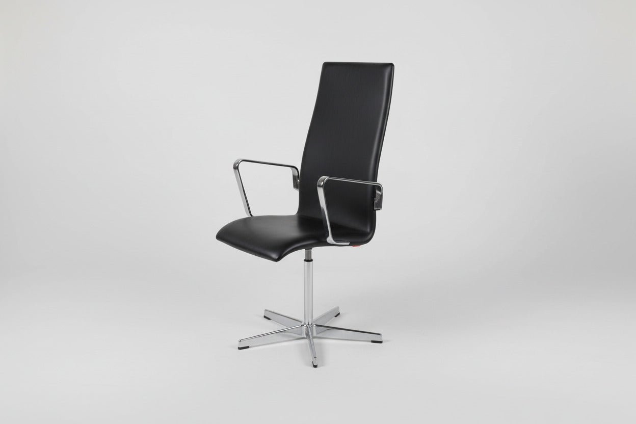 Circulaire Design vergaderstoel Fritz Hansen Oxford Arne Jacobsen Zwart Rundleder | Circufair - Kantoorstoelen
