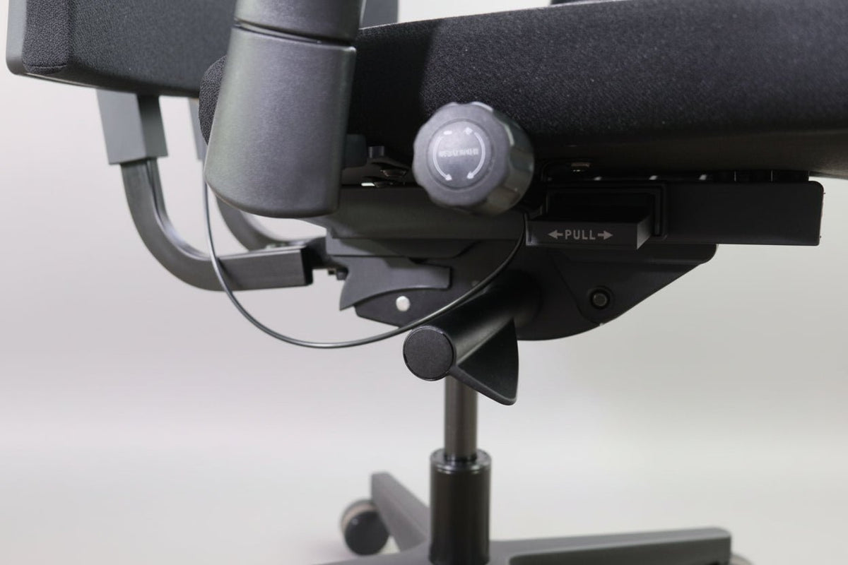 Circulaire Ergonomische Bureaustoel NPR 1813 Zwart 4D Armleuningen Z.G.A.N. | Circufair - Bureaustoelen