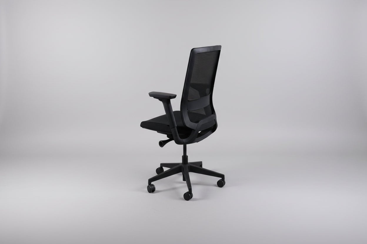 Circulaire Ergonomische Bureaustoel Zwart | Mesh Rug | 4D Armleuningen | Lendesteun | NEN 1335 | Circufair - Bureaustoelen