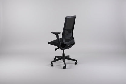 Circulaire Ergonomische Bureaustoel Zwart | Mesh Rug | 4D Armleuningen | Lendesteun | NEN 1335 | Circufair - Bureaustoelen