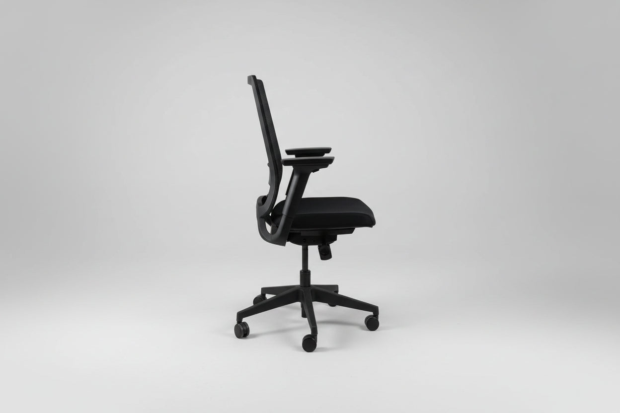 Circulaire Ergonomische Bureaustoel Zwart | Mesh Rug | 4D Armleuningen | Lendesteun | NEN 1335 | Circufair - Bureaustoelen