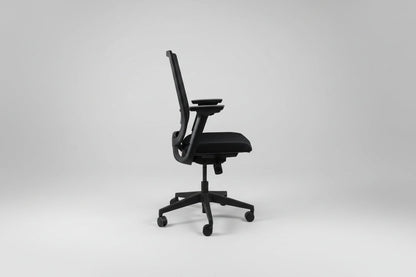 Circulaire Ergonomische Bureaustoel Zwart | Mesh Rug | 4D Armleuningen | Lendesteun | NEN 1335 | Circufair - Bureaustoelen