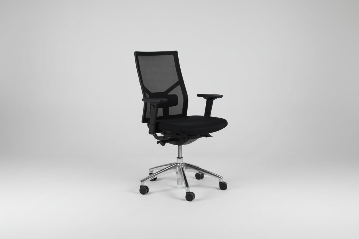 Circulaire Ergonomische Bureaustoel Zwart | Mesh Rugleuning | NPR 1813 | Gepolijst Onderstel | Circufair - Bureaustoelen