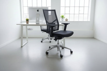 Circulaire Ergonomische Bureaustoel Zwart | Mesh Rugleuning | NPR 1813 | Gepolijst Onderstel | Circufair - Bureaustoelen