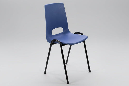 Circulaire Kantinestoel Blauw Kunststof Kuip Zwart Frame Stapelbaar | Circufair - Kantoorstoelen