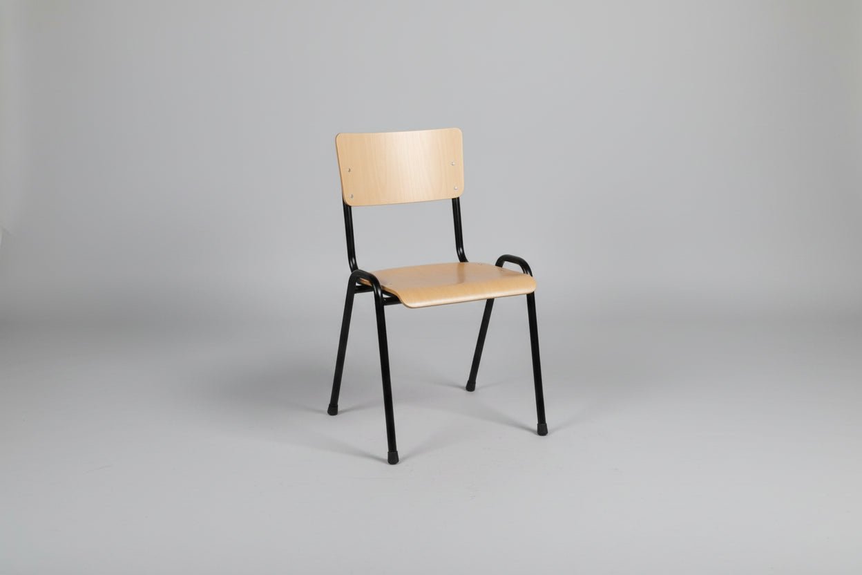 Circulaire Kantinestoel De Valk Berken Multiplex Zwart Frame Stapelbaar | Circufair - Migration_Kantine en vergaderstoelen