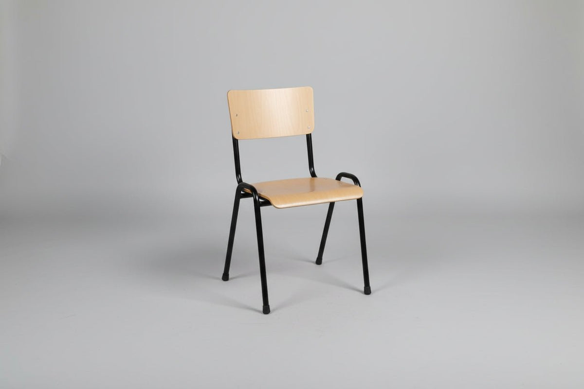 Circulaire Kantinestoel De Valk Berken Multiplex Zwart Frame Stapelbaar | Circufair - Migration_Kantine en vergaderstoelen