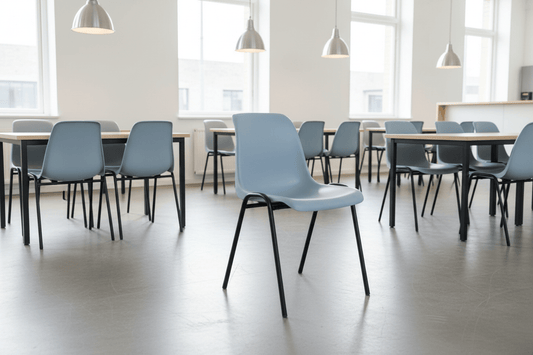 Circulaire Kantinestoel De Valk Grijze Kuip Zwart Frame Stapelbaar | Circufair - Kantoorstoelen