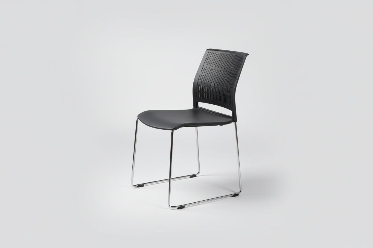 Circulaire Kantinestoel Zwart Verchroomd Frame Stapelbaar & Koppelbaar | Circufair - Kantoorstoelen