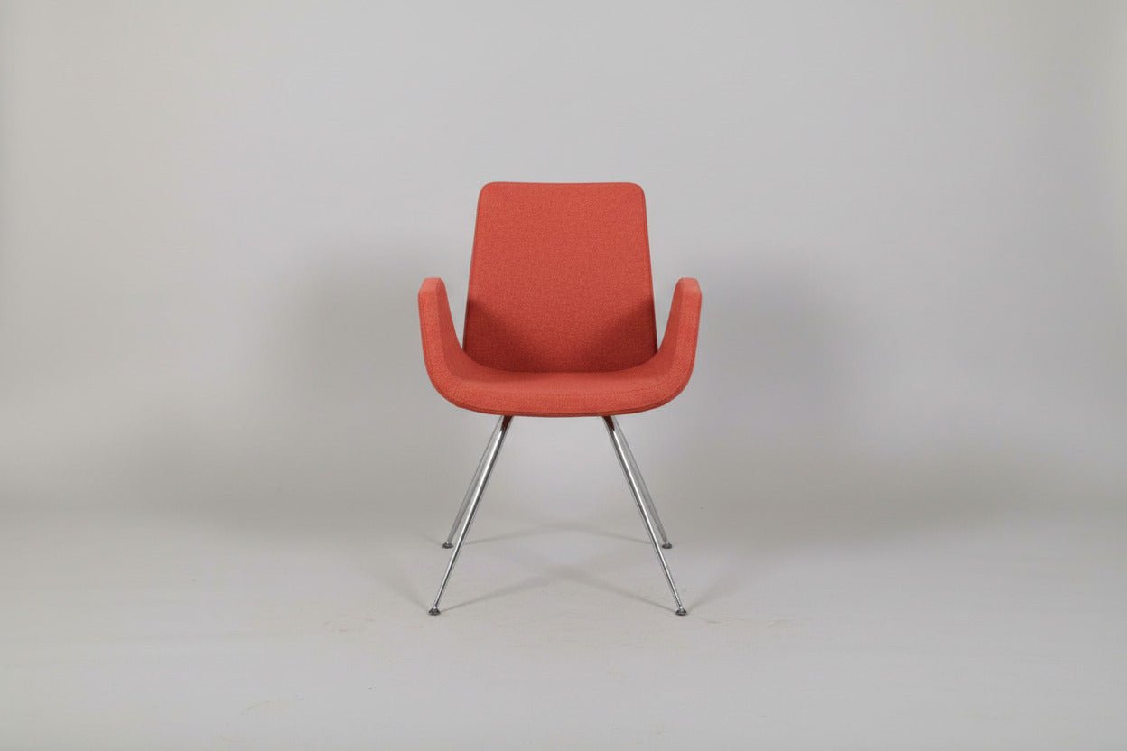 Circulaire Vergaderstoel Deberenn Rood Vilt Verchroomd Frame Armleggers | Circufair - Kantoorstoelen