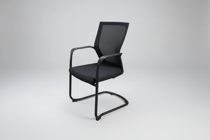 Circulaire Vergaderstoel Zwart Mesh Sledeframe Stapelbaar | Circufair - Vergaderstoelen