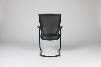 Circulaire Vergaderstoel Zwart Mesh Sledeframe Stapelbaar | Circufair - Vergaderstoelen